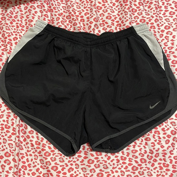 Nike dri fit running shorts - Picture 1 of 3